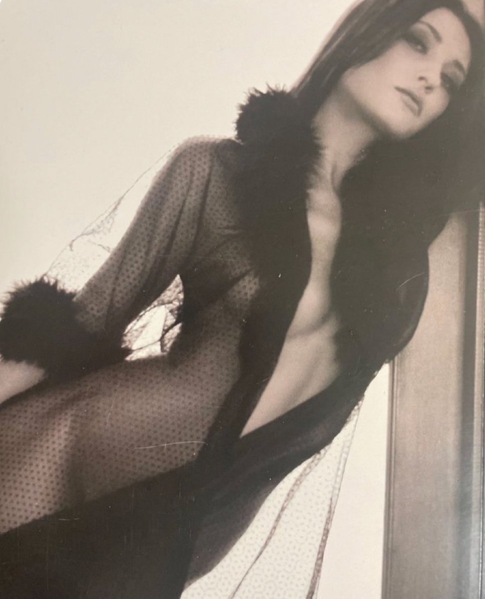 RealCarrieLeigh's tweet photo. CARRIE LEIGH FINE ART

European Classic Lingerie Image Shot For The Back Cover Of NUDE Magazine.

Shot With A Soft Filter I Love The Dreamy Look In The Model’s Eyes.

#MagazineCover #Dreaming #Soft #EuropeanClassic #SaturdayMotivation https://t.co/GoRrWanzWY