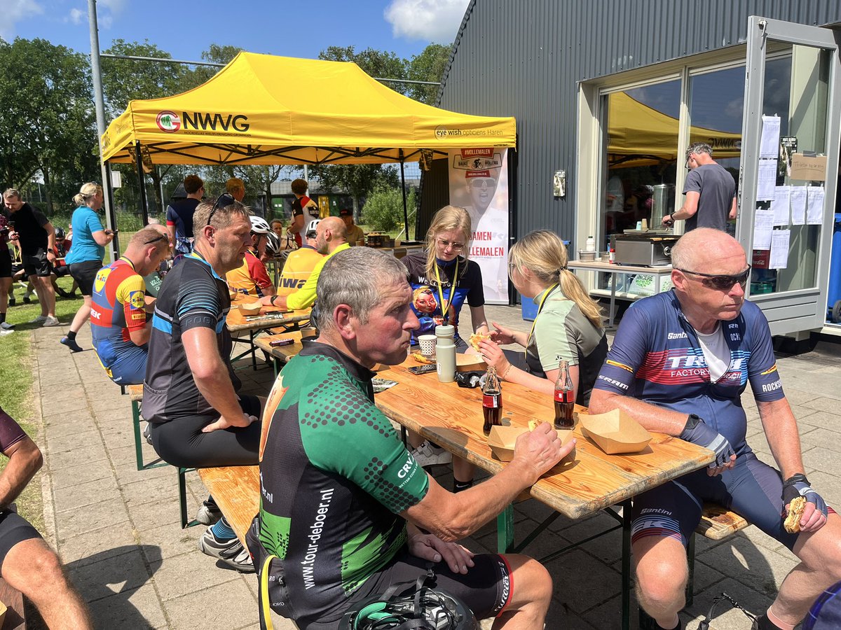 De deelnemers stromen inmiddels binnen na hun <a href="/BaukeMollema/">Bauke Mollema</a> Tocht. De 90 of 150 kilometer zitten erop.

#BaukeMollemaTocht