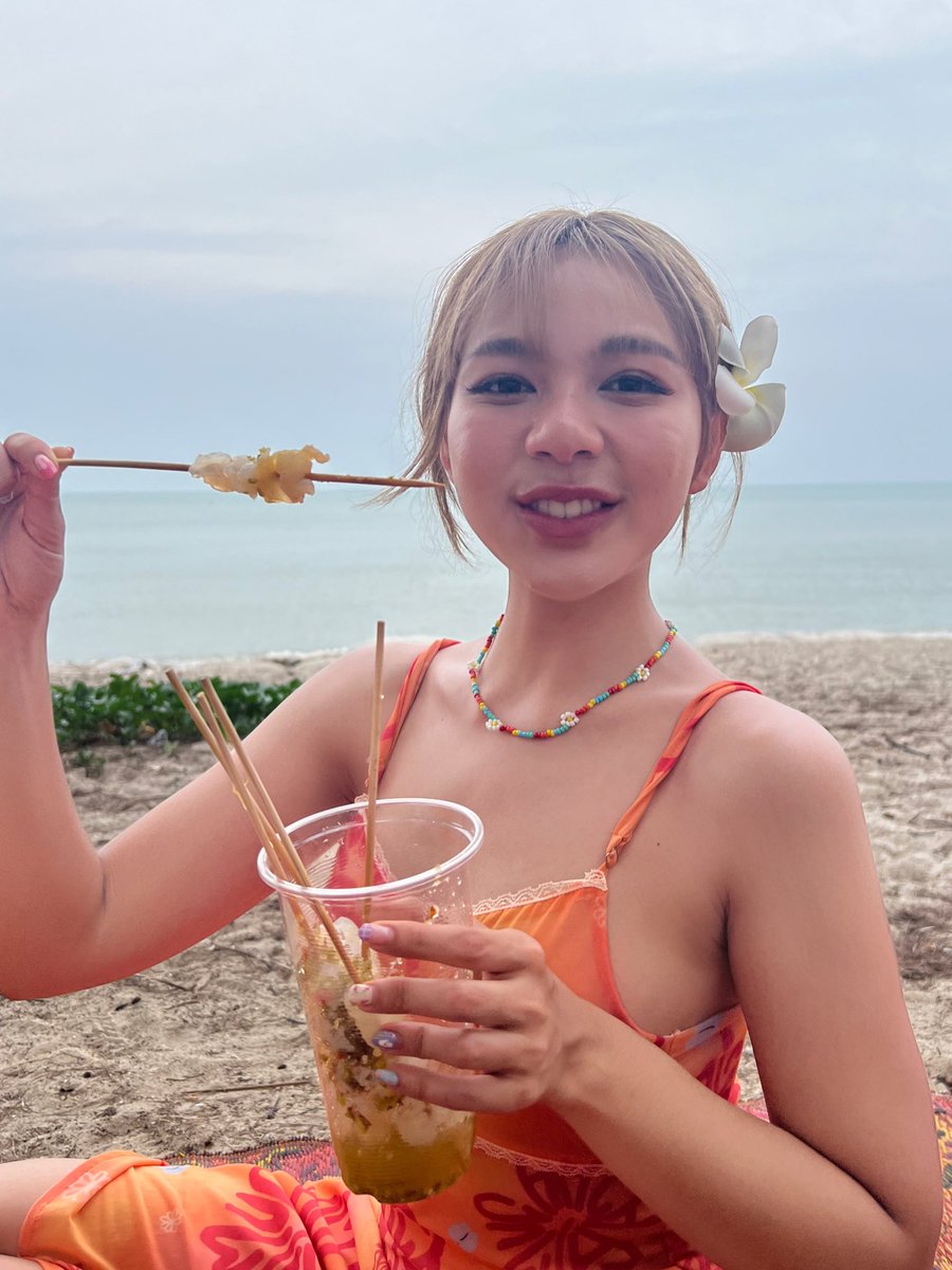 รักครั้งเก่า         Vs.           รักครั้งใหม่
อย่าพึ่งคิดว่าไอเหี้ยนั้นคือที่สุดของชีวิตแล้วค่ะ ลองหาผัวใหม่ดูก่อน555555555555