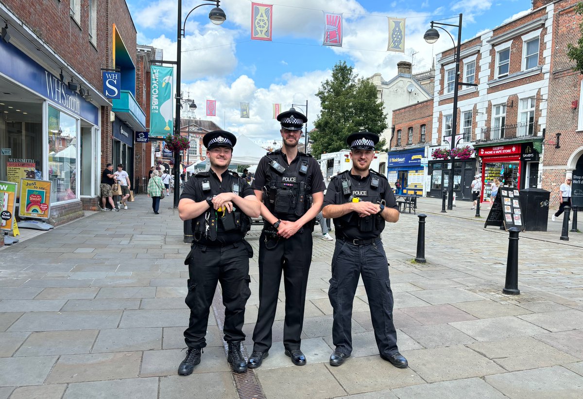 TVP_Bucks's tweet image. Our officers are out #OnTheBeat in #HighWycombe town centre today tackling anti-social behaviour and shoplifting 

Say hello if you see us 👋