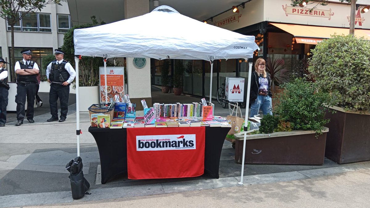 Bookmarks_books's tweet photo. Up and running at Trans pride. #TransLiberationNow https://t.co/x9Gsn5DF7Y