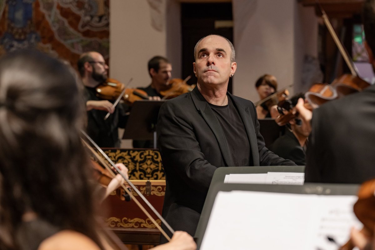 orqmiracle's tweet photo. ✨ El @palaumusicacat es va omplir amb les melodies de Händel, Telemann, Valls i Lliteres, sota la direcció de @JDELARUBIA. La soprano #AlexandraNowakowski ens va delectar amb la seva veu espectacular, afegint un toc de màgia a una nit ja de per si inoblidable.

📷 May Zirkus https://t.co/Xmu6ZugzvB
