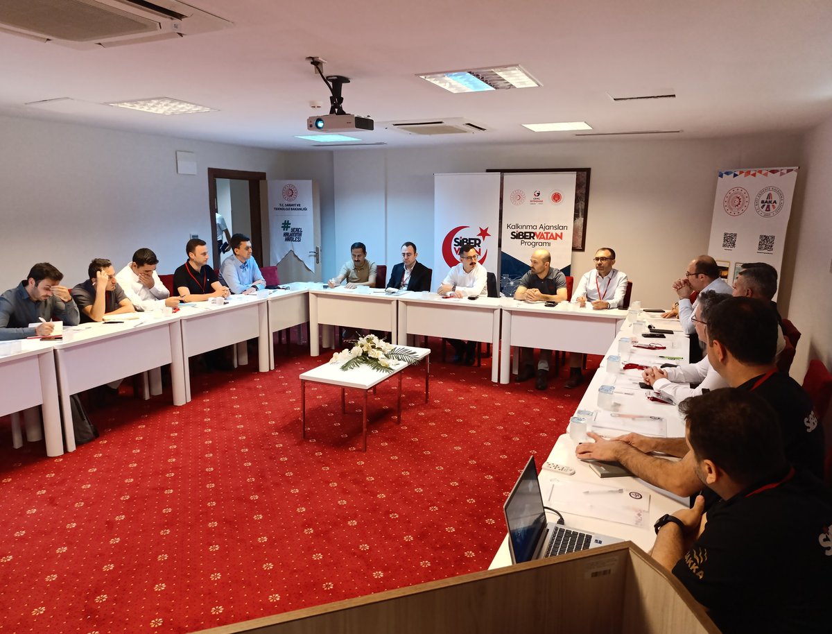 baka_wmda's tweet photo. Siber Vatan Programı Paydaşları İstişare Toplantısı Kalkınma Ajansları Genel Müdürü Ahmet Şimşek başkanlığında gerçekleştirildi.
@TCSanayi @KalkinmaAjansGM @siber_vatan https://t.co/NFSEfvz0Qa