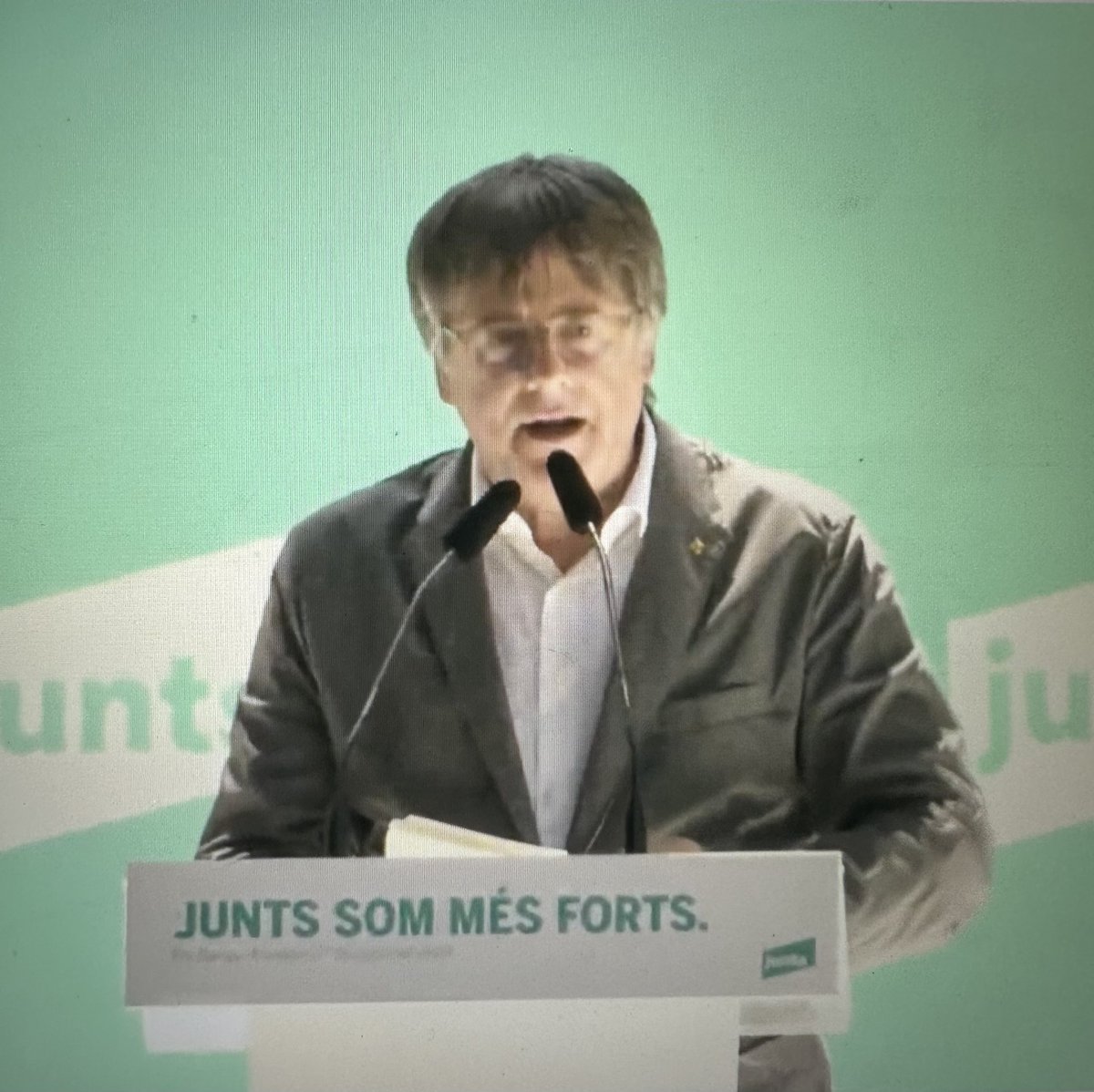 BetonaComin's tweet photo. Hem de treure Catalunya de la presó d’Espanya, #president @KRLS. https://t.co/sCFMvWc8Bn