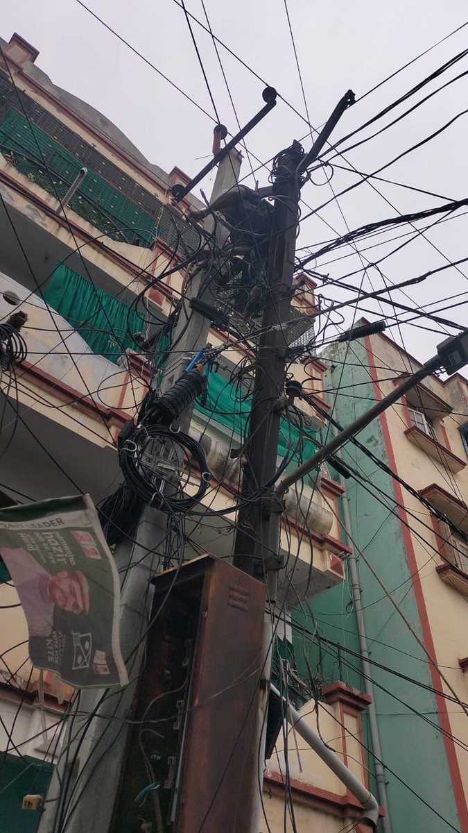 Billasushanth96's tweet photo. @Wahed_champ @tgspdcl Sir,Panel board incoming https://t.co/7iPkIhIqJg 31/2 Core cable burnt out and same was rectified.

Thanks &amp; Regards 
AE/OP/Santoshnagar 
9440812952 https://t.co/ZwA9b0qEW4