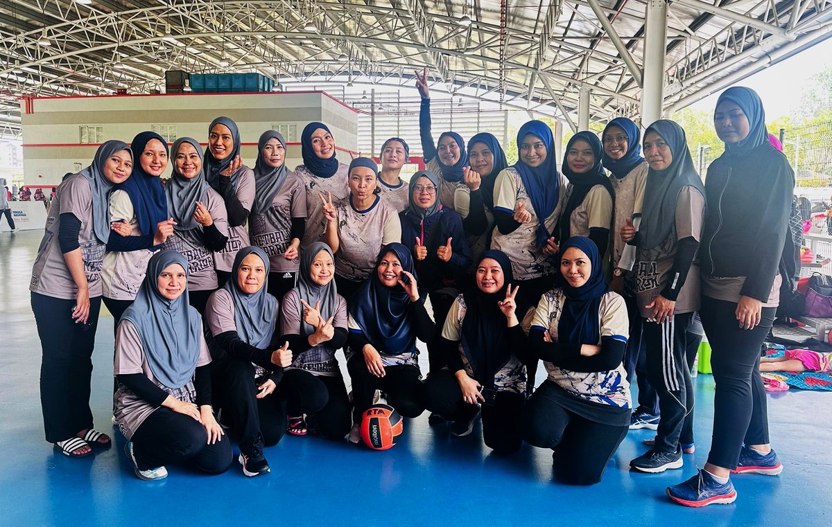 esza__'s tweet photo. Kejohanan Bola Jaring MAKSWIP 2024.. 
adik bradik kami ni (RTM + KESKOM) ank kpd @komunikasi_gov bwh naungan YBM @fahmi_fadzil

#makswip2024 https://t.co/A9WWbPrNBY