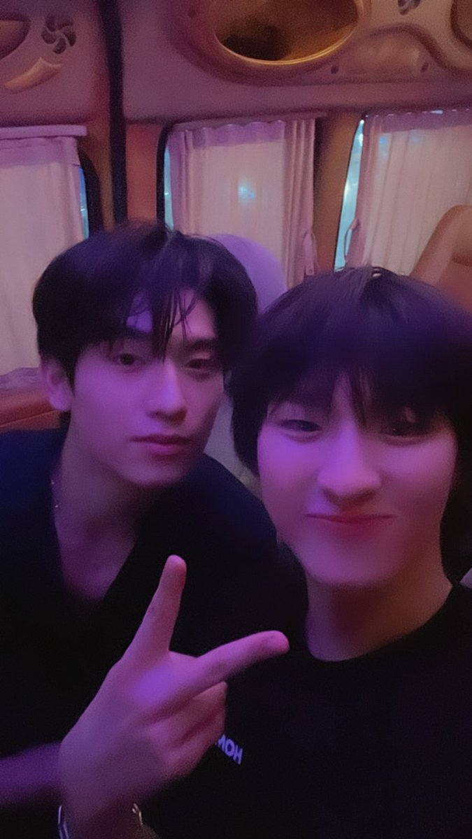 kongjiro_'s tweet photo. ขอบคุณทาง Maybelline มากนะครับที่ให้พวกเรามีร่วมสนุกในกิจกรรมวันนี้ ไอติมก็อร่อยมั้กเลอ555 แล้วก็ขอบคุณพี่ๆแฟนๆทั้งทางหน้างานแล้วก็ทางหน้าจอด้วยน้ากลับกันดีๆนะครับรักษาสุขภาพน้า รักนะ 💚 

MAYBELLINE X THOMASKONG
#TMKXPeachynFriends https://t.co/77ZuXySmyv