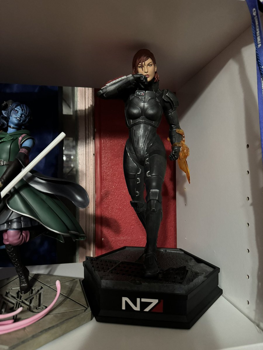 AUSHasMyHeart's tweet photo. There she is!! #FemShepard #MassEffect https://t.co/Ub1EOeKi2u