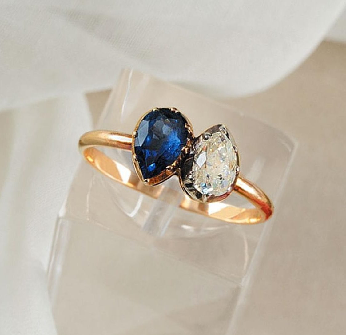 EmpereurYT's tweet photo. This engagement ring, given to future Empress Joséphine de Beauharnais by Napoleon, was sold for $1 million in 2013. Nearly 50x more than its appraised value.
 
The ring has a yellow gold band with two tear-shaped stones, a diamond and a sapphire that is just under a carat each, set in the “toi et moi”  (you and me) fashion. Though their relationship got off to a poor start when Joséphine was caught with a young dashing cavalry officer, Hippolyte Charles.

#France #Napoleon #history