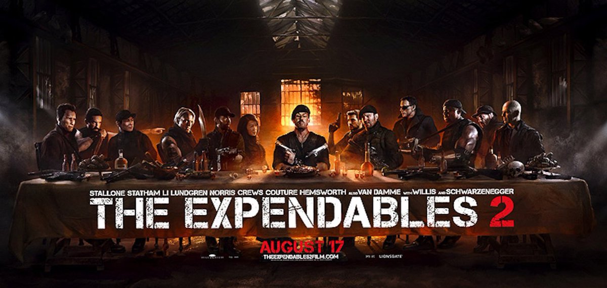 Recreaciones intencionales de la Última cena que no molestaron a los conservadores porque, desde luego, son heteronormadas.

1. Sylvester Stallone recreando el cuadro para una película sobre un escuadrón de mercenarios – 2021

🧵