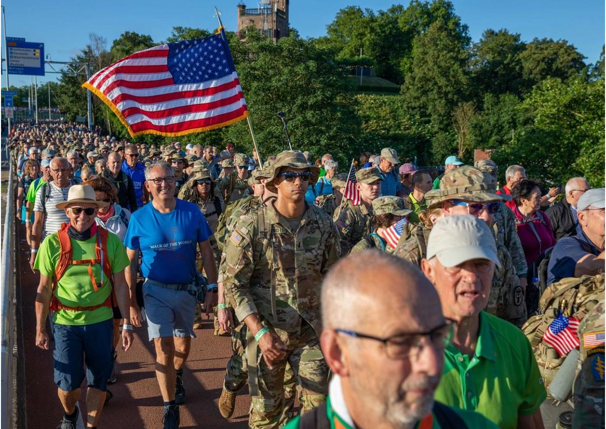 NDNationalGuard's tweet photo. ND Guardsman LTC Jarrod Simek recently completed the 106th (De 4 Daagse), also known as the International Four Day March. Successful participants are awarded the coveted "Vierdaagsekruis" Cross of the 4 Day March medal.
#FourDayMarch #De4Daagse #EspritDeCorps #NDGuard https://t.co/3pRvdpcxxV