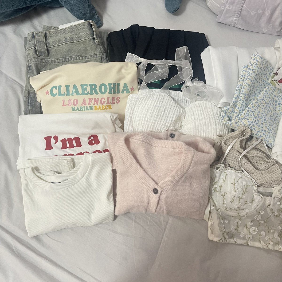 aiishiterurin's tweet photo. ส่งต่อเสื้อผ้าค่า  ᐡ͈◡̉ᐡ͈
ค่าส่งเหมา 35 บาท ปัก+รี ลด 5 บาทคับ

｡ ﾟ𐙚ลง 28/07 ช่วงค่ำๆค่ารอกันได้เบยย 🩰

#เสื้อผ้ามือสอง #ส่งต่อเสื้อผ้ามือ2 #ส่งต่อcintageshop #โล๊ะตู้เสื้อผ้า #ส่งต่อvghbkk #fallenangles https://t.co/4iBs0bHGbC