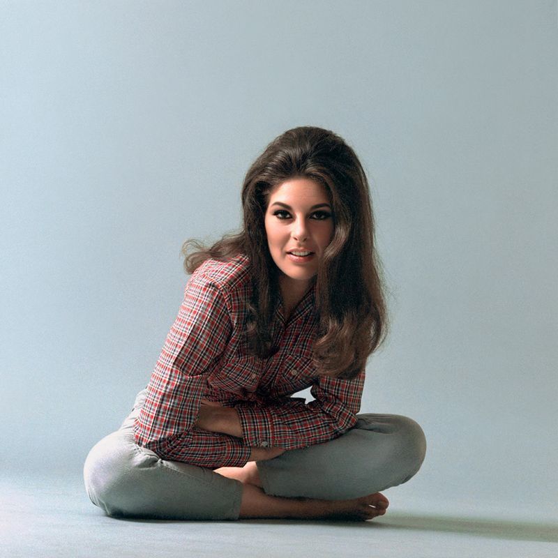 bitter69uk's tweet photo. Grab your teasing comb and slather on the black liquid eyeliner! Sublime raspy-voiced Goddess of Country Exotica (and eternal hair hopper / false eyelash role model) #BobbieGentry (née Roberta Lee Streeter, 27 July 1942) turns 82 today. #loungecore #countrymusic #countrydiva https://t.co/LC7fjbrezx