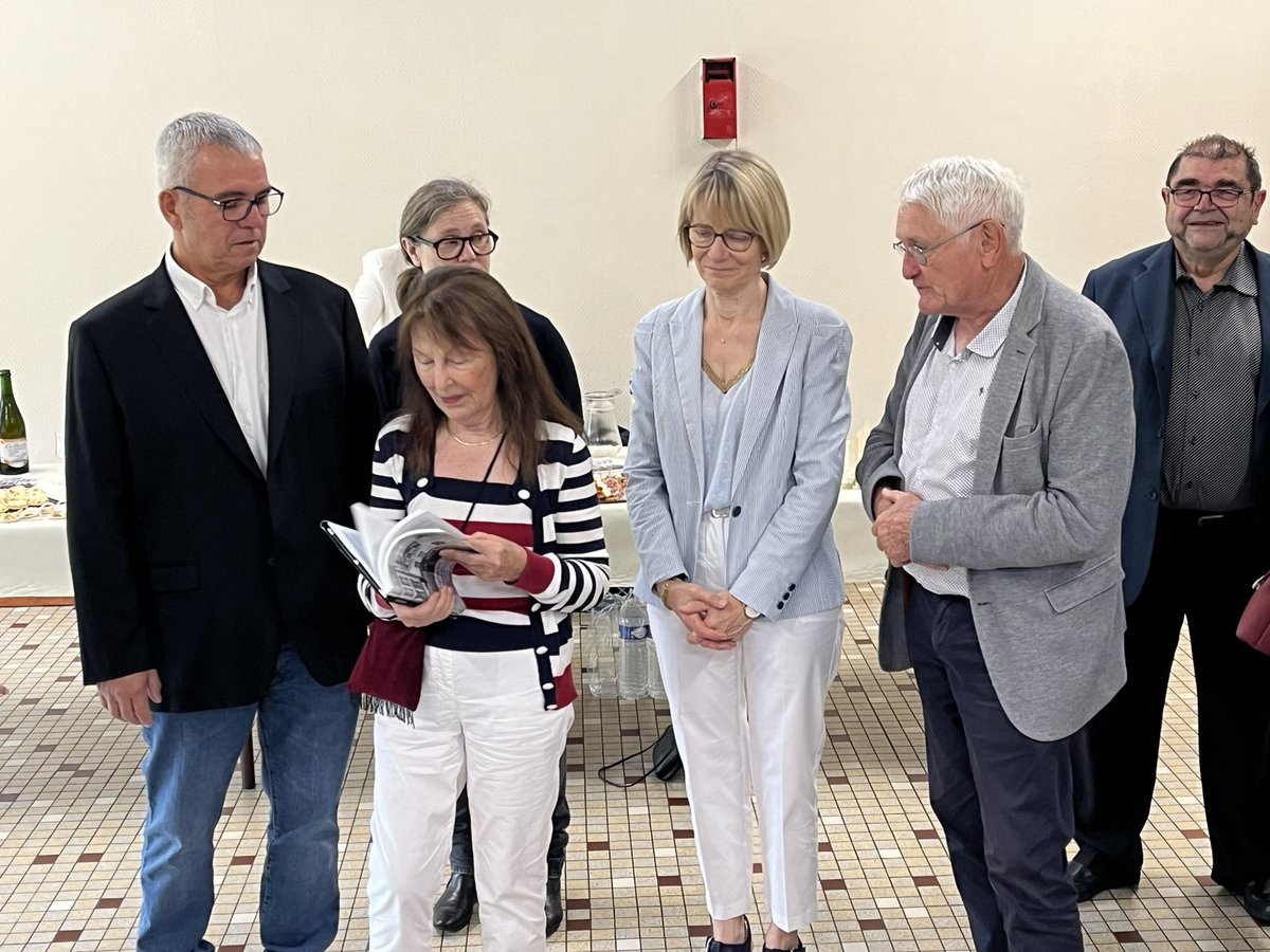 VeroLouwagie's tweet photo. #Orne belle cérémonie ce matin pour officialiser la place de l’école de Saint-Michel-Thubeuf «  Jean Mazeline » un héros résistant qui a œuvré pour notre liberté, «  nos libertés », avec @senateur61  @VanHoorne_2020 
#CircoOrne2 #devoirdememoire #ducoeuretdelaction #avecVL https://t.co/JWAZ2vE7lv