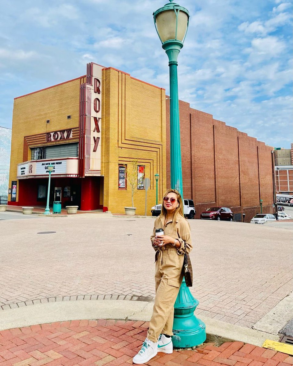 Looking for the perfect selfie spot? Downtown Clarksville's got you covered! Be sure to strike a pose with the Roxy Regional Theatre, serving up show-stopping backdrops since the 1940's. It's not just a theatre, it's a piece of our city's soul!
📍: 100 Franklin St
📷: <a href="/lhuck16/">lizelle</a>