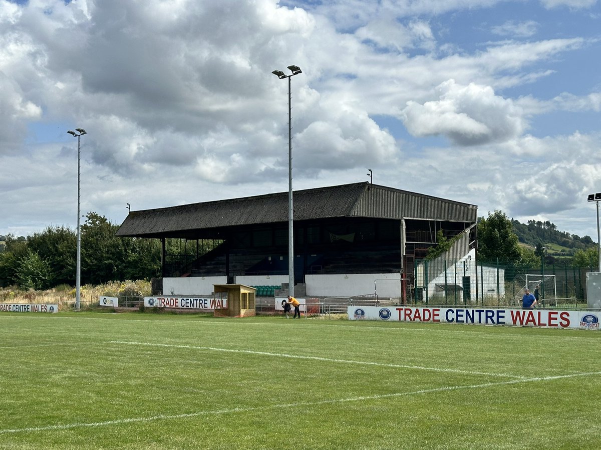 MagyarSteve's tweet photo. It’s Welsh Cup action this afternoon as I made the trip to the imposing Pen-Y-Pound stadium for @AbergavennyTFC v @Treherbert_Snrs #groundhopping https://t.co/K0WsTgGWQ6