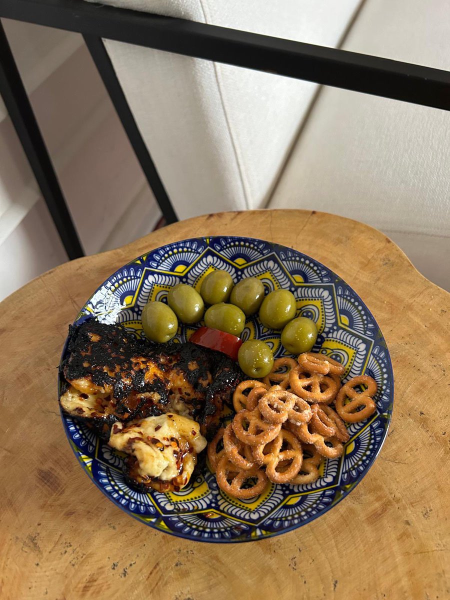 ketbush's tweet image. #snacking