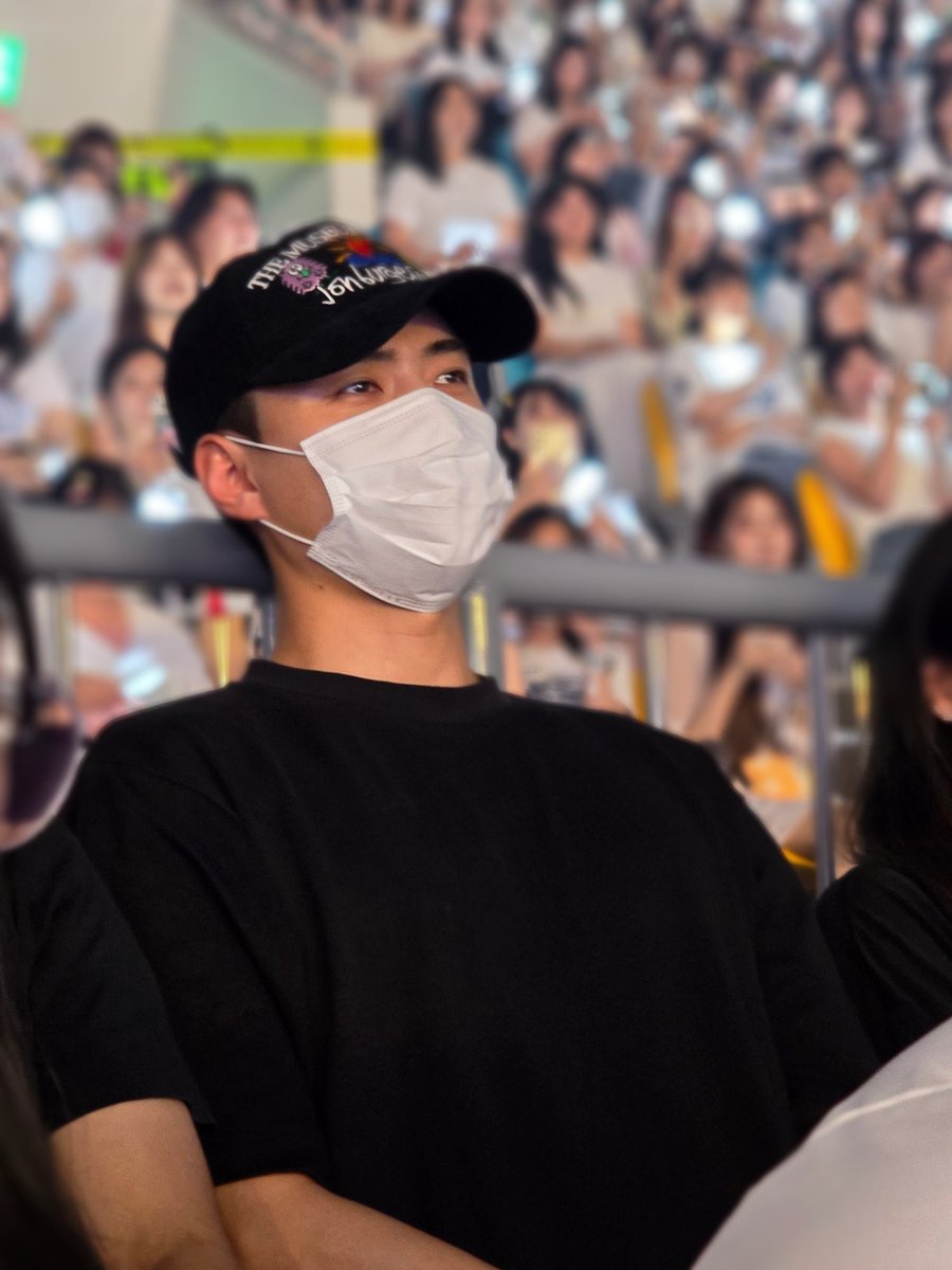 eternal_412's tweet photo. 오마갓 딩장 오세훈 조기전역 플리즈 https://t.co/WiLlQ0tUl9