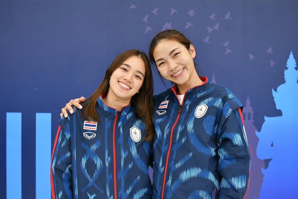poplaaa13's tweet photo. เอาจริงปีนี้เป็นปีรุ่งเรืองของแบดมินตันไทยก็ว่าได้ เพราะเข้ามาได้ทั้งหมดเลย 5 ประเภท  คู่ผสม ชายเดี่ยว หญิงเดี่ยว หญิงคู่ ชายคู่ และยังมีหญิงเดี่ยวได้มาถึง 2 คน ส่งกำลังใจให้นกฬรัวๆเลย ขอให้ในแต่ละวันเล่นได้ตามแผน สู้ๆๆๆๆ ลุยยยย ทำให้เต็มที่ๆๆ #โอลิมปิกเกมส์ #โอลิมปิก2024 https://t.co/ZoDqMsPMUz