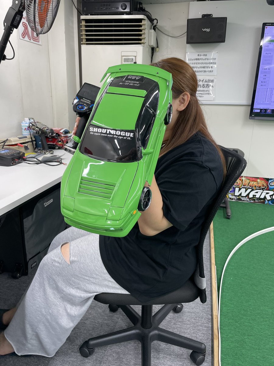 KTFactory_RC's tweet photo. 今日も悪サーキットさん（横浜市都筑区）にお邪魔します！最近はラジコン女子も増えて、各サーキットさんでも賑わってますよね〜
満卓です
#ラジドリ
#悪サーキット
#ラジコン女子
#ヨコモ
#スープラダックテール https://t.co/W9vFE6qyBv