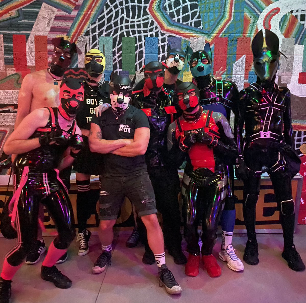 PupMidas's tweet photo. All the shiny boys ✨🥵😈
.
.
.
.
#rubber #rubberpup #pupplay #gaypup #pupplaycomunity #kink #gaykink https://t.co/NI3mmN6Zao