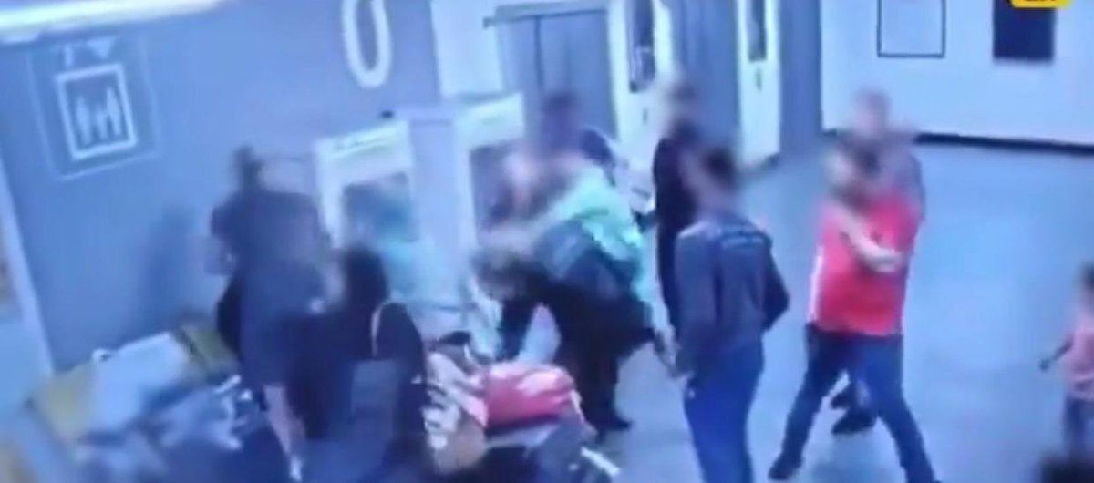 NHPUKOfficial's tweet image. WE DEMAND THE COP BE TAKEN OFF SUSPENSION &amp;amp; THE TWO PAKISTANI MUSLIMS CHARGED WITH ABH, AFFRAY &amp;amp; ASSAULTING POLICE. 

THIS HAS TURNED INTO AN ANTI WHITE PERSECUTION OF A POLICE OFFICER. 

#ManchesterAirport #GeorgeFloyd