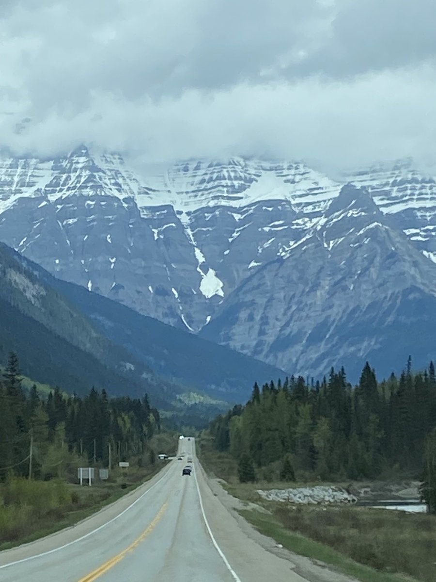 shirleybond's tweet image. The impacts of the #JasperWildfire will be felt for a long time.  While Highway 16 remains closed east bound from Mount Robson, local businesses and tourism operations remain open in the Robson Valley Region, including in #Valemount #McBride #Dunster, #DomeCreek #TeteJaune.…