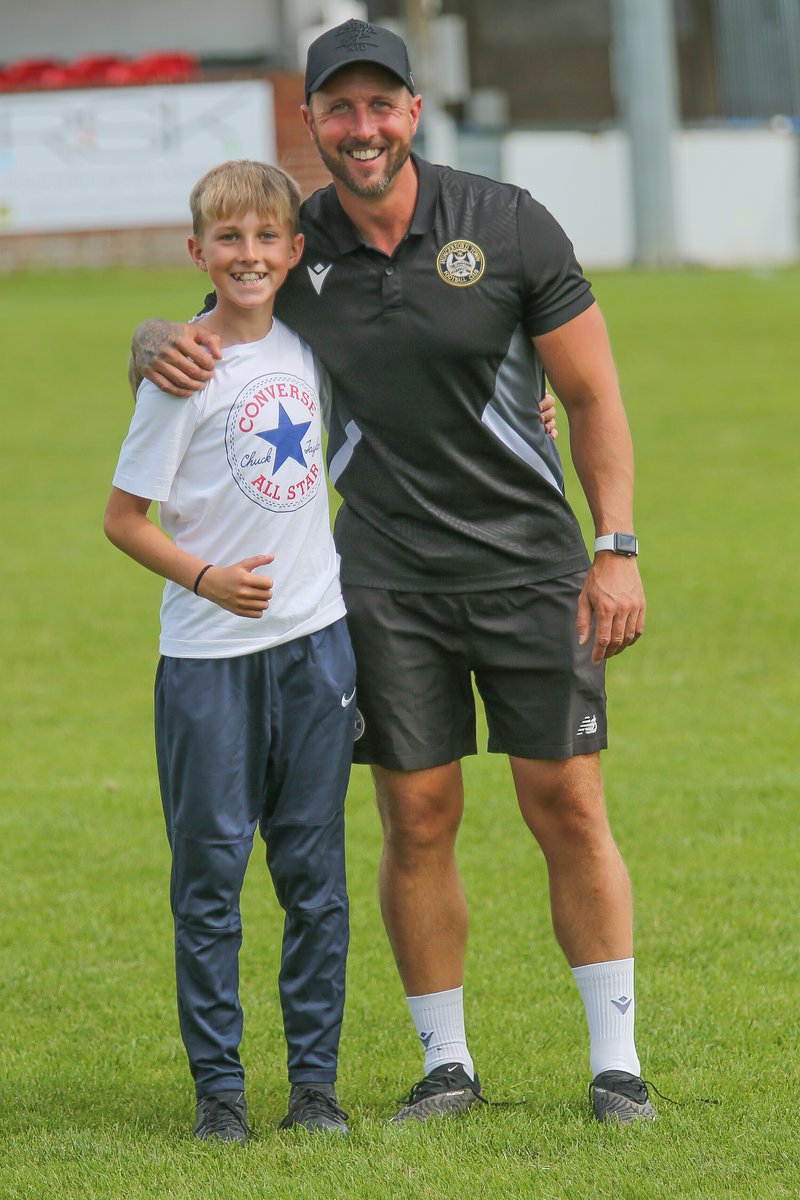jeffyoud23's tweet image. 📷
JeffYoud Photography
@jeffyoud23
·
1s
Our coach
@studavis84
and his Son who's has been helping out pre season
@HungerfordTown
@DanRobbo1986