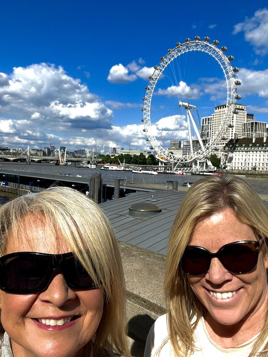 THultzapple's tweet image. London is calling! Cheers. Pubs visited 5. Many more to go!