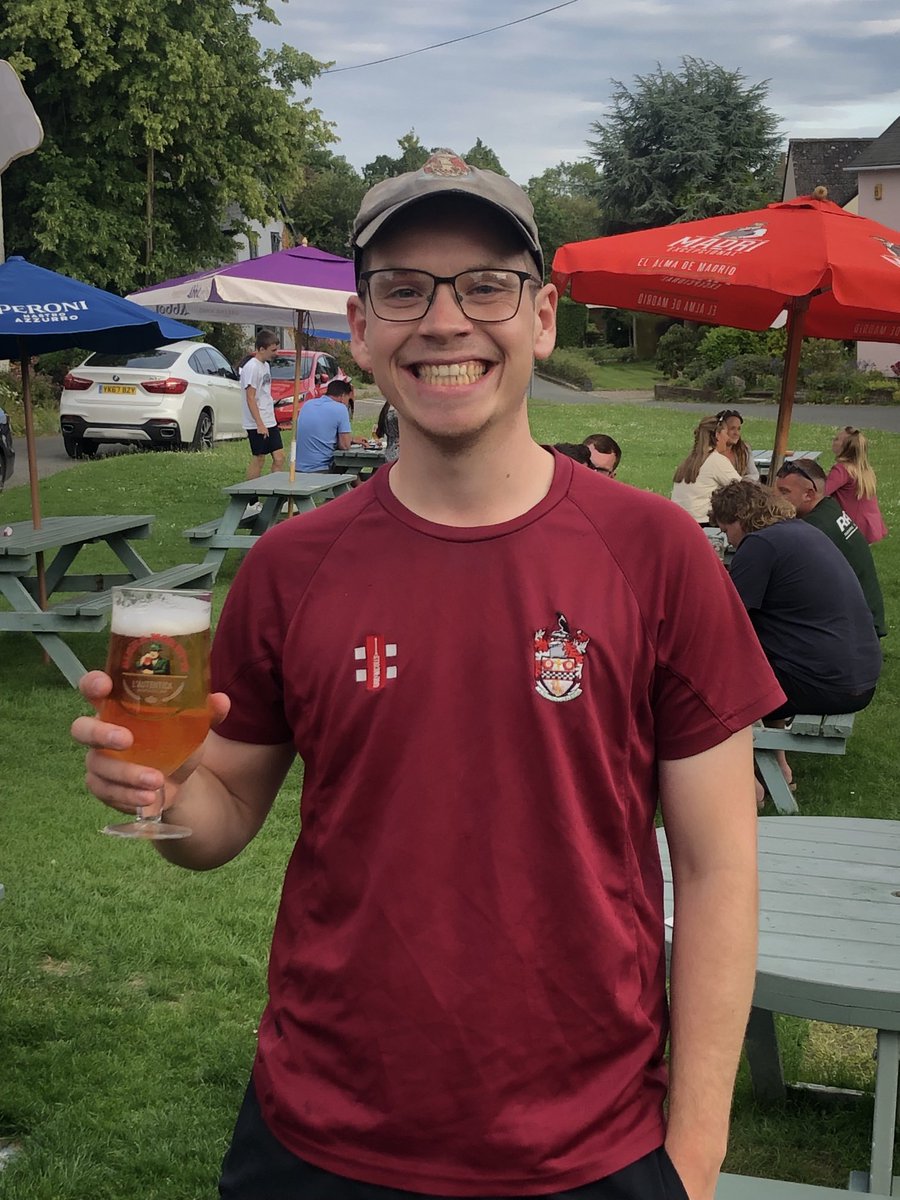 RoystonCC's tweet photo. And here he is your Ton up hero James May ⁦@FoxAndDuckHerts⁩ with #Victorypints https://t.co/GugW1ce2kd