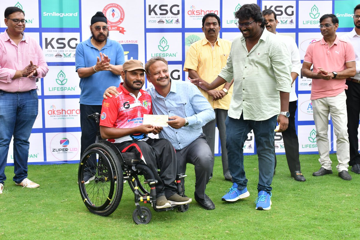 sjatelangana's tweet photo. HCA President Shri Jagan Mohan Rao Arishnapally, Vice President Shri Daljeet Singh, Assistant Secretary Shri Basavaraju and Councilor Shri Sunil Agarwal presented cash incentive cheques to specially abled athletes on behalf of the Sports Journalists Association Telangana (SJAT). https://t.co/zwxjfkIH2u