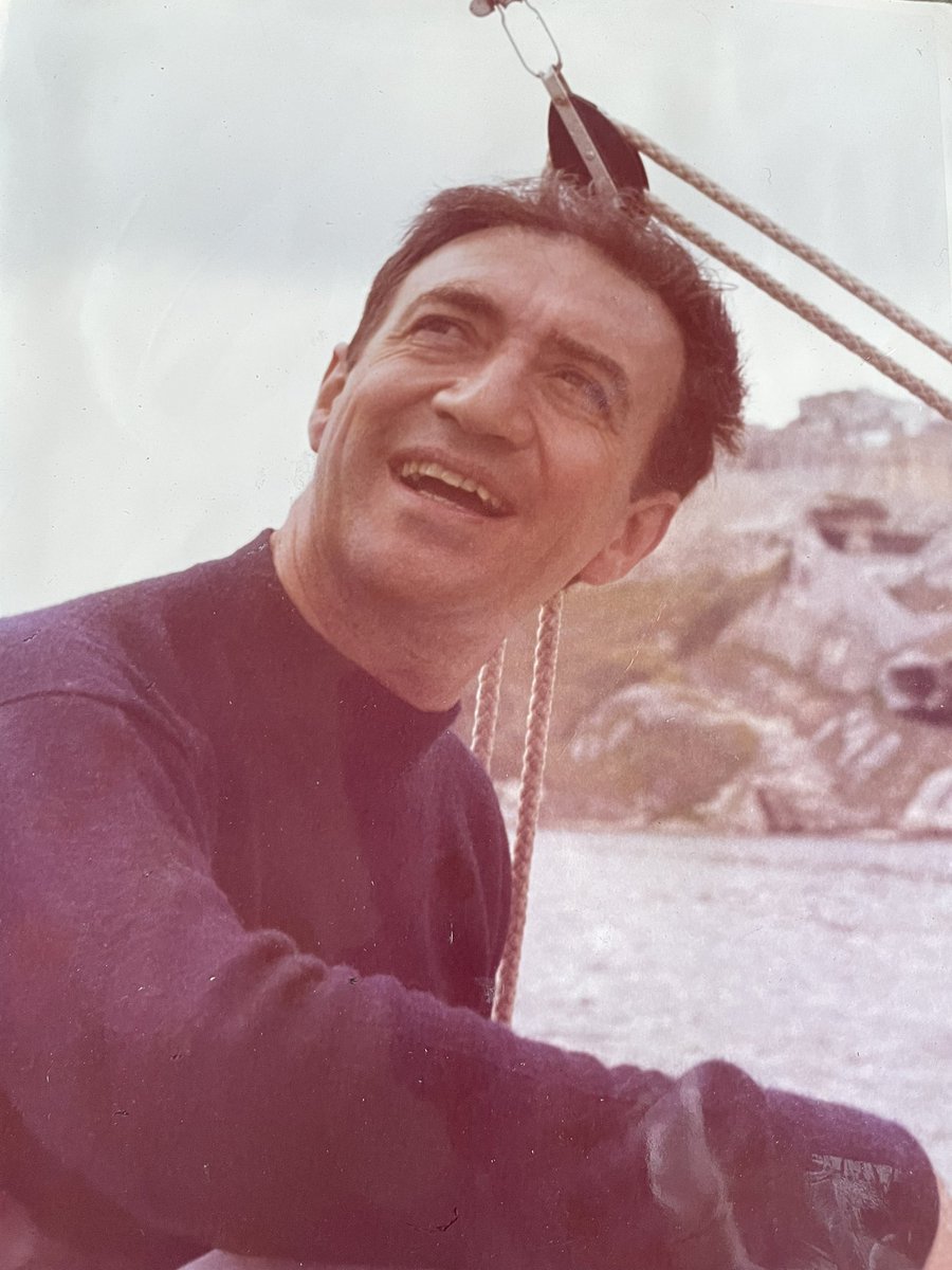 Sabato prossimo, 3 agosto, per lui sarebbero stati 100…ho ritrovato queste vecchie foto: mia madre, giornali, barca…bei ricordi, bei tempi #PieroOttone <a href="/Corriere/">Corriere della Sera</a> <a href="/repubblica/">Repubblica</a> <a href="/ilsecoloxix/">Il Secolo XIX</a>