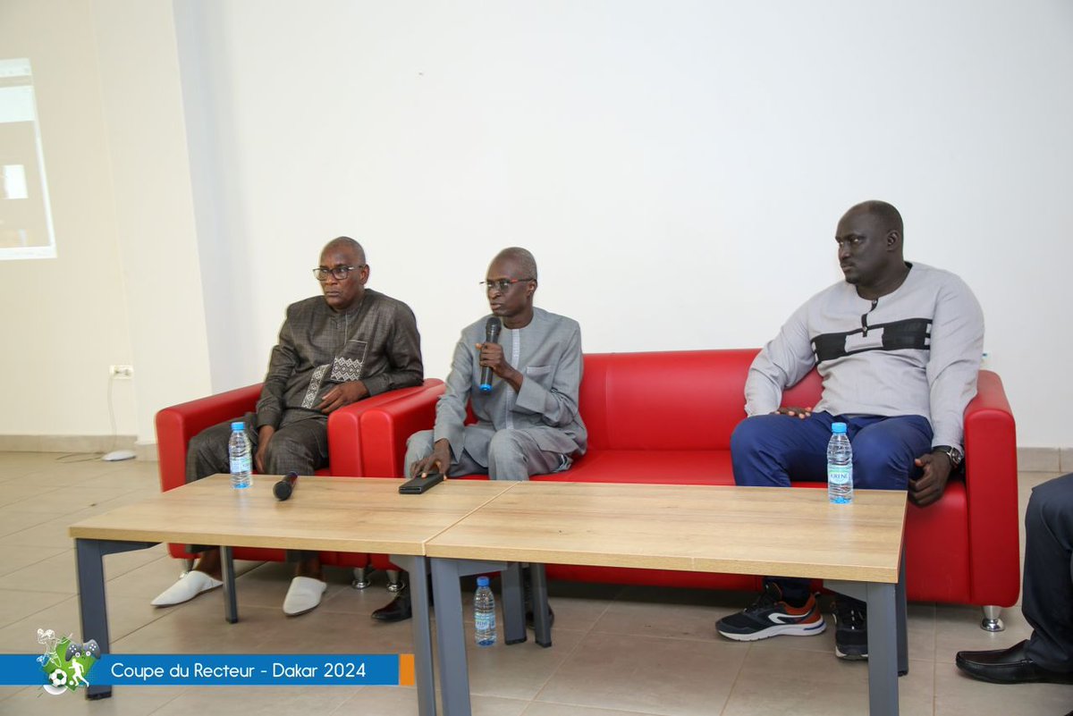 [#Coupedurecteur2024]
La finale du #hackathon en e-gaming s’est tenue ce matin avec les étudiants de l’#UNCHK_sn, composés de développeurs, concepteurs de jeux vidéo, UI designers, infographistes et concepteurs sonores, en présence du Recteur et du personnel de l’UN-CHK.

#kebetu