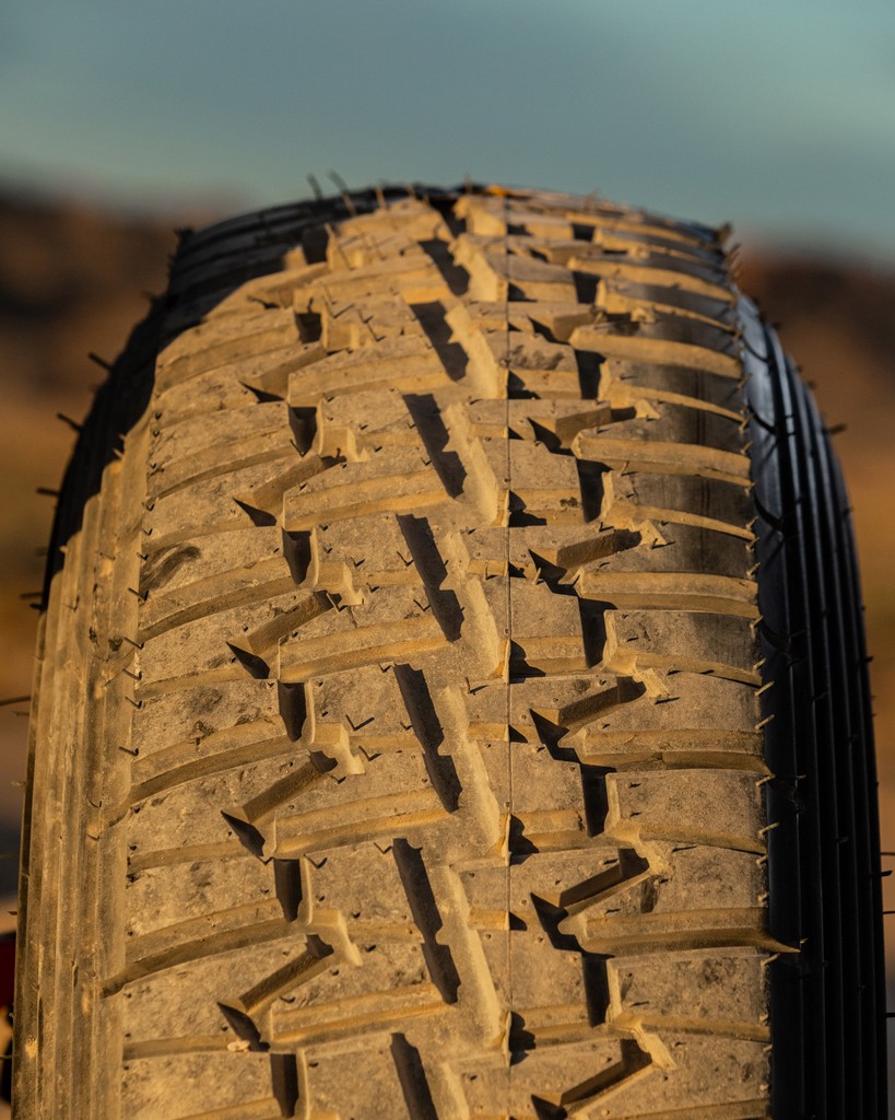 TensorTire's tweet image. The DSR tire was designed with an evolved closed tread pattern to reduce drivetrain strain without reducing traction and it's increased number of biting edges allows for quicker acceleration 💪🏁⁠
⁠
⁠👉️ Shop the DSR tire: tensortire.com/collections/ti…
⁠
#TensorTire #UTV #SXS