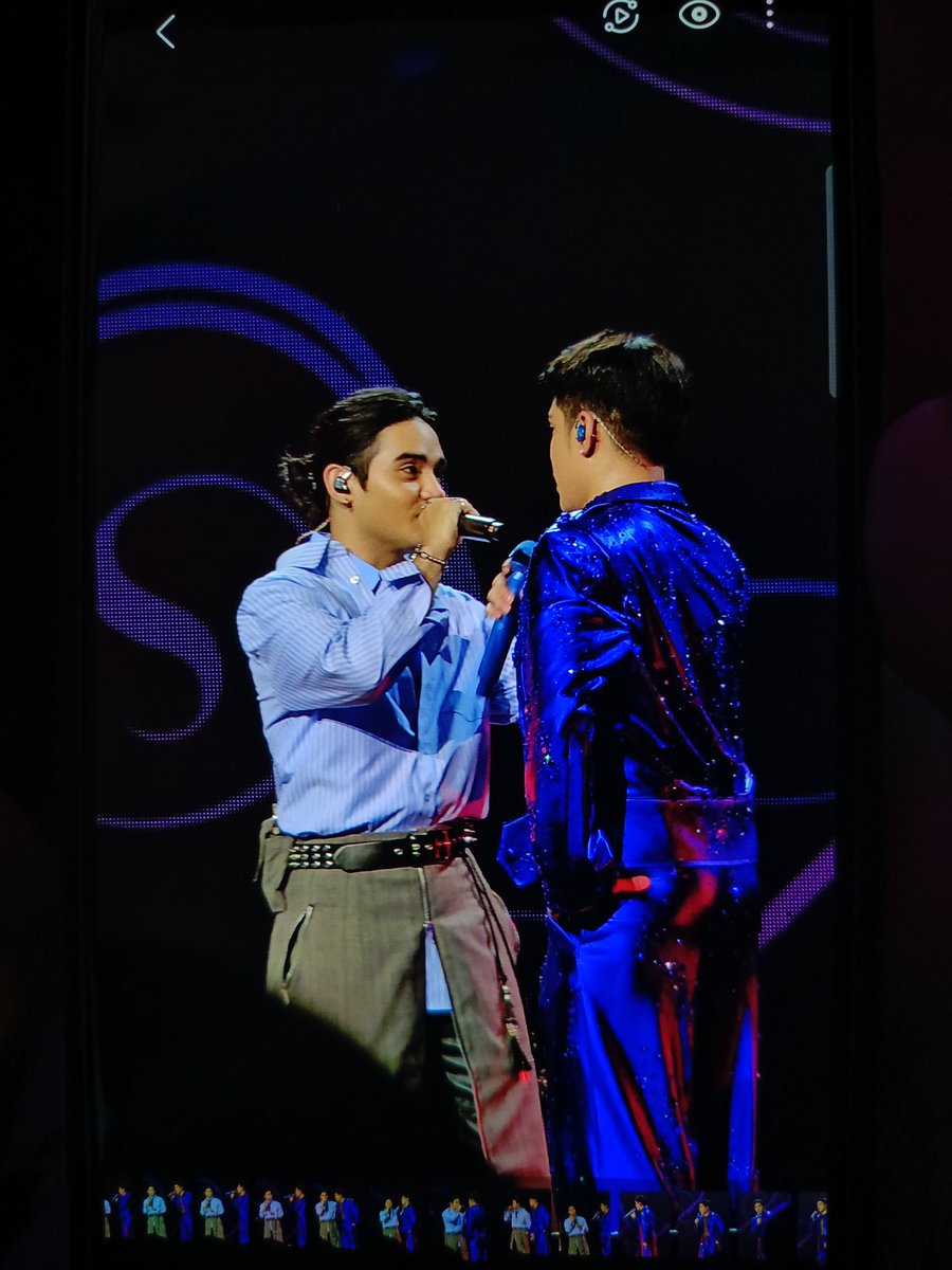showandSTELL's tweet photo. Patayen nyo na lang ako stelljun 😭😭😭 potanginaaaaaaa mga coach ko!!! @imszmc @stellajero_

STELL ANG ATING TINIG
@stellajero_ #Stell 
#JulieXStellConcertDay1 https://t.co/0hU4SF3BIW