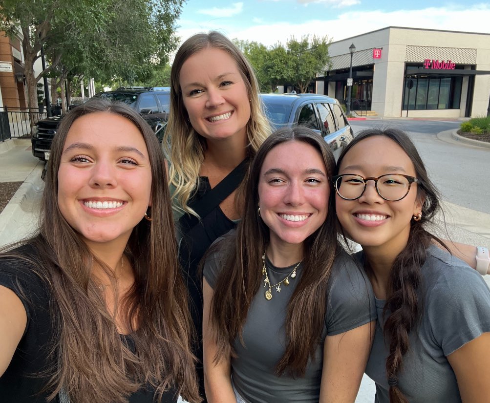 Said “see you soon” to these college bound girls! These young women are going to be world changers, and I can’t wait to see how it plays out! #missyoualready #womeninbusiness