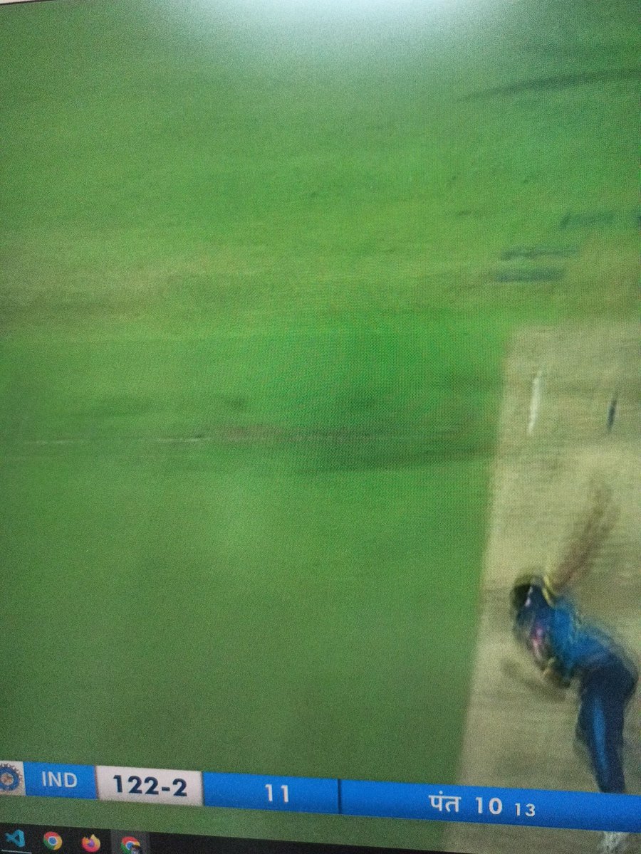 Bollycodeoff's tweet photo. Pant playing like he played 70 matches still able to retaining spot I don't understand horrible selection 

#INDvsSL https://t.co/DegWvkMk9e