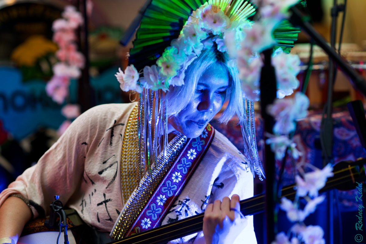 Somehow or other I completely forgot to post these from year! Went looking for the Flickr album, only to find it wasn't there! 
Well better late than never, I guess. I give you Eppyfest 2023 in six parts! 
Sunday's headliners the utterly sublime Mitsune
flickr.com/photos/1271130…