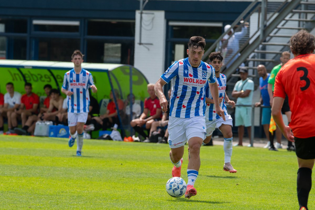 ABE1920SCH's tweet image. Vandaag werkte sc Heerenveen een oefendeul af tegen een team van VVCS: Uitslag 4-1. #heevvcs #scHeerenveen