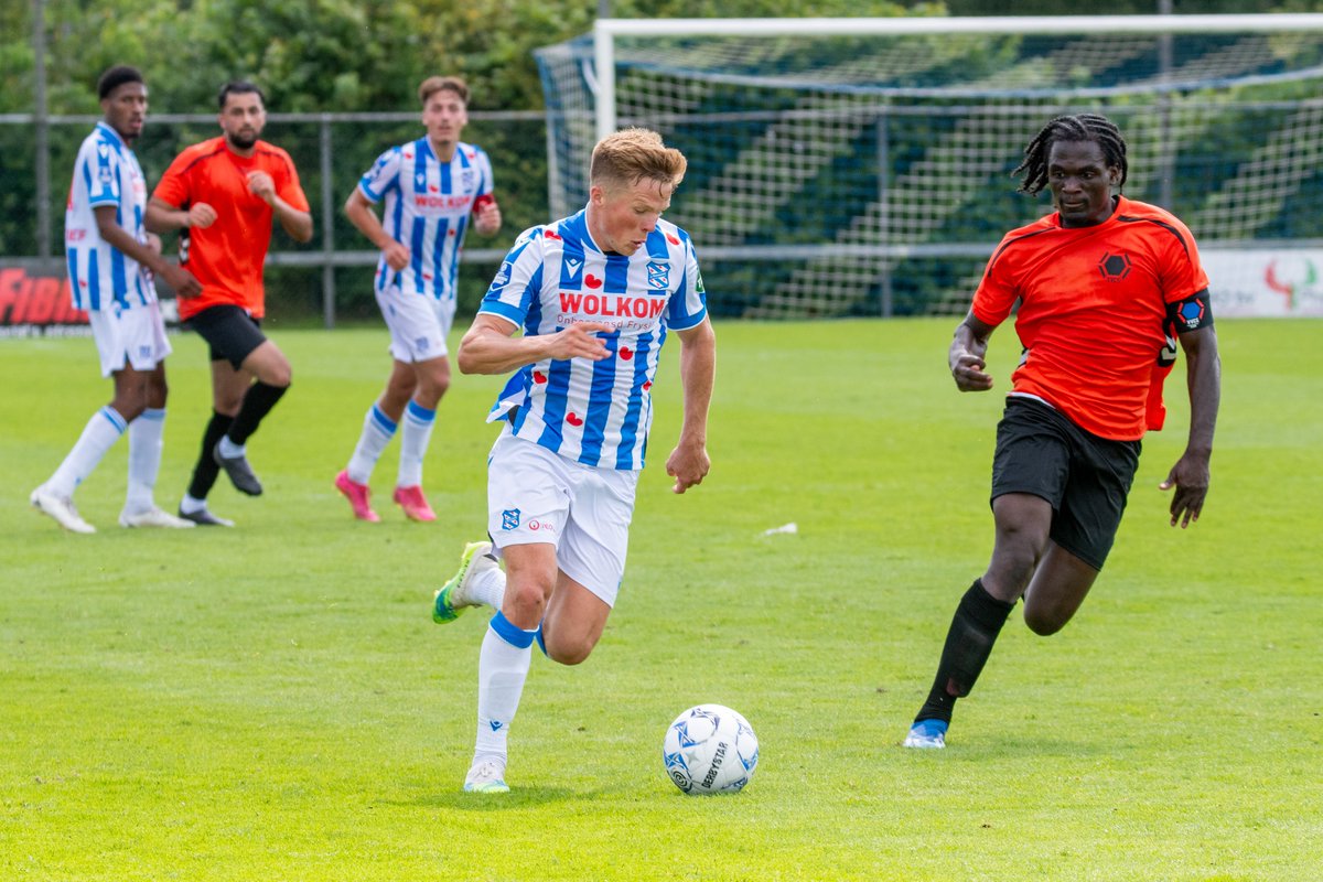ABE1920SCH's tweet image. Vandaag werkte sc Heerenveen een oefendeul af tegen een team van VVCS: Uitslag 4-1. #heevvcs #scHeerenveen