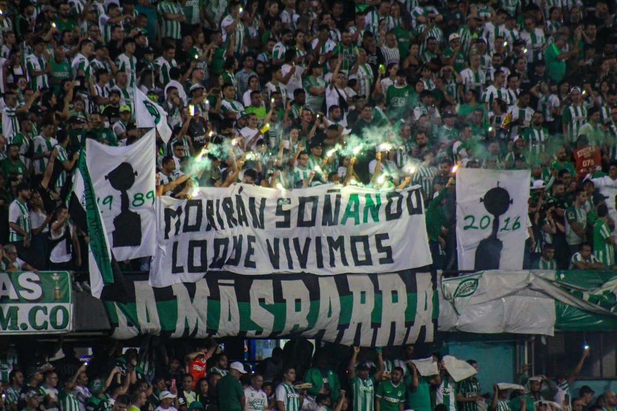 aristi___'s tweet photo. Morirán soñando lo que vivimos aquel 27 de julio del 2016 💚 https://t.co/6s3ZdisYke