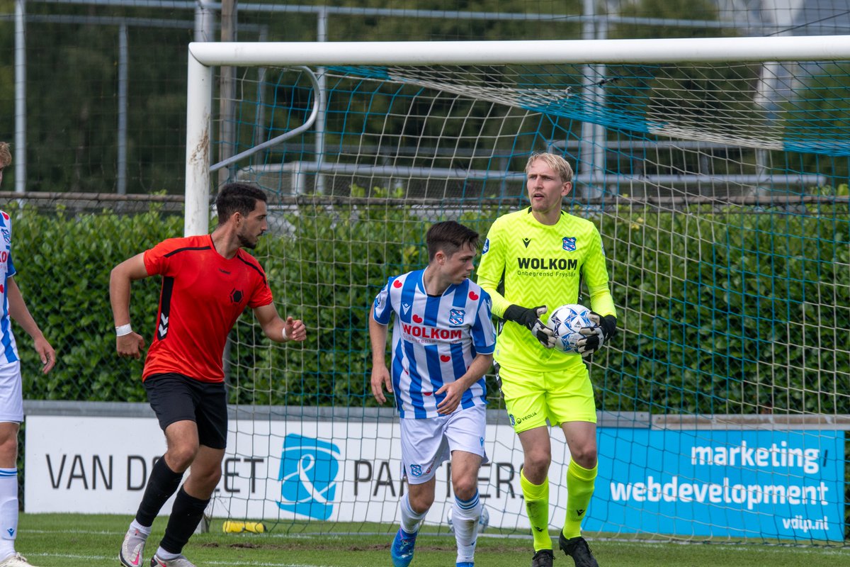 ABE1920SCH's tweet image. Vandaag werkte sc Heerenveen een oefendeul af tegen een team van VVCS: Uitslag 4-1. #heevvcs #scHeerenveen
