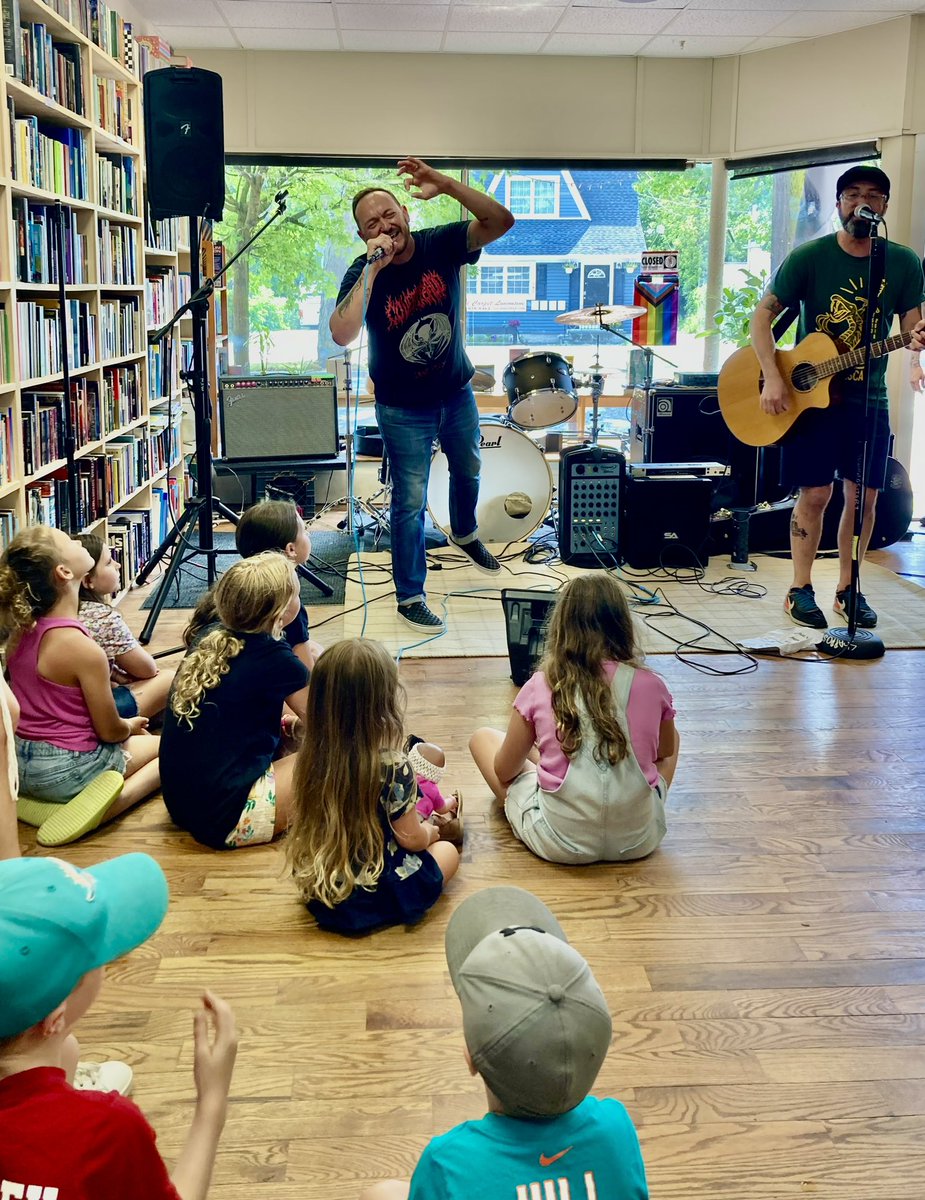BittersDistract's tweet image. Bitters and Distractions is for the children. 

—————————————————
#wutangisforthechildren #longislandmusic #acousticrock #punkrock #acoustic #centerport #acousticpunk #acousticpunkrock #concert #westsayville #selltheheartrecords #bittersanddistractions @selltheheart