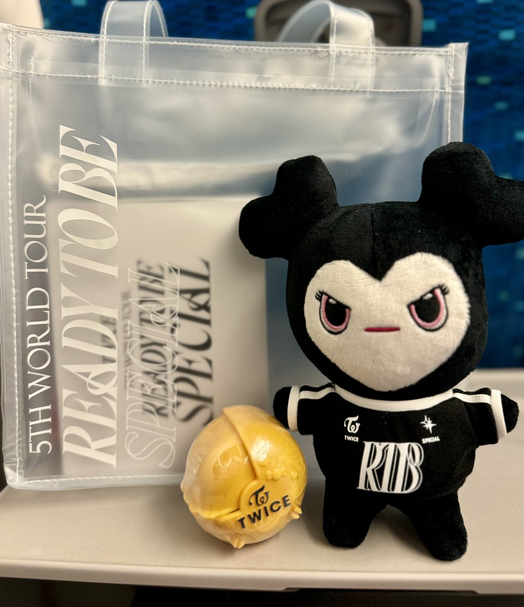 sumi_once's tweet photo. やばい今日の公演のどのシーン思い出しても泣く
最高だったよ〜😭
TWICEちゃん、暑い中最高の思い出をありがとう
 #TWICE_5TH_WORLD_TOUR_READY_TO_BE_in_JAPAN_SPECIAL https://t.co/GpsihIMHUq