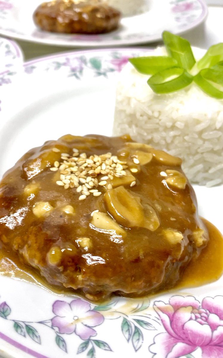 jonbugarin's tweet image. BEEF BURGER STEAK

 #foodgoal #foodtrip #foodie #foodies #food #foods #foodlover #foodlove #foodblogger #foodjournal #homemade #homecooked #burger  #burgerdish #burgersteak #beefburger #yummy #delicious #ricerecipe #comfortfood