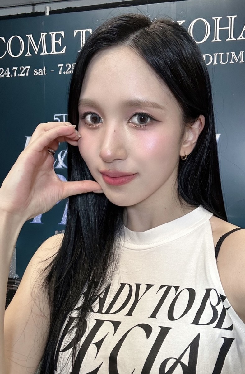 미나 (MINA) tweet media