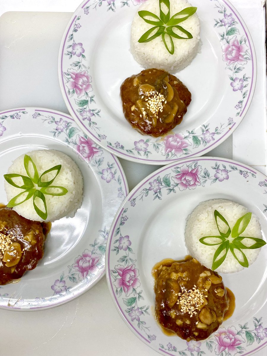 jonbugarin's tweet image. BEEF BURGER STEAK

 #foodgoal #foodtrip #foodie #foodies #food #foods #foodlover #foodlove #foodblogger #foodjournal #homemade #homecooked #burger  #burgerdish #burgersteak #beefburger #yummy #delicious #ricerecipe #comfortfood