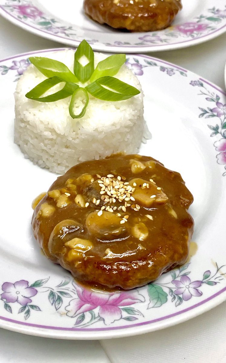 jonbugarin's tweet image. BEEF BURGER STEAK

 #foodgoal #foodtrip #foodie #foodies #food #foods #foodlover #foodlove #foodblogger #foodjournal #homemade #homecooked #burger  #burgerdish #burgersteak #beefburger #yummy #delicious #ricerecipe #comfortfood