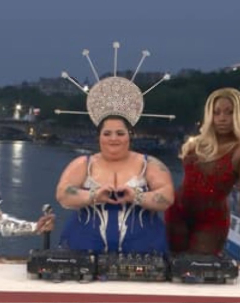 ReineDesEwokes's tweet image. Pour ceux qui ne connaissent pas "Le festin des dieux" (env 1640) de van Bijlert exposé à Dijon, voici quelques images :
C'est Apollon couronné qui est au centre avec sa lyre, comme Barbara Butch avec ses platines. 
Bacchus n'est pas bleu mais il est bien en train de s'empiffrer