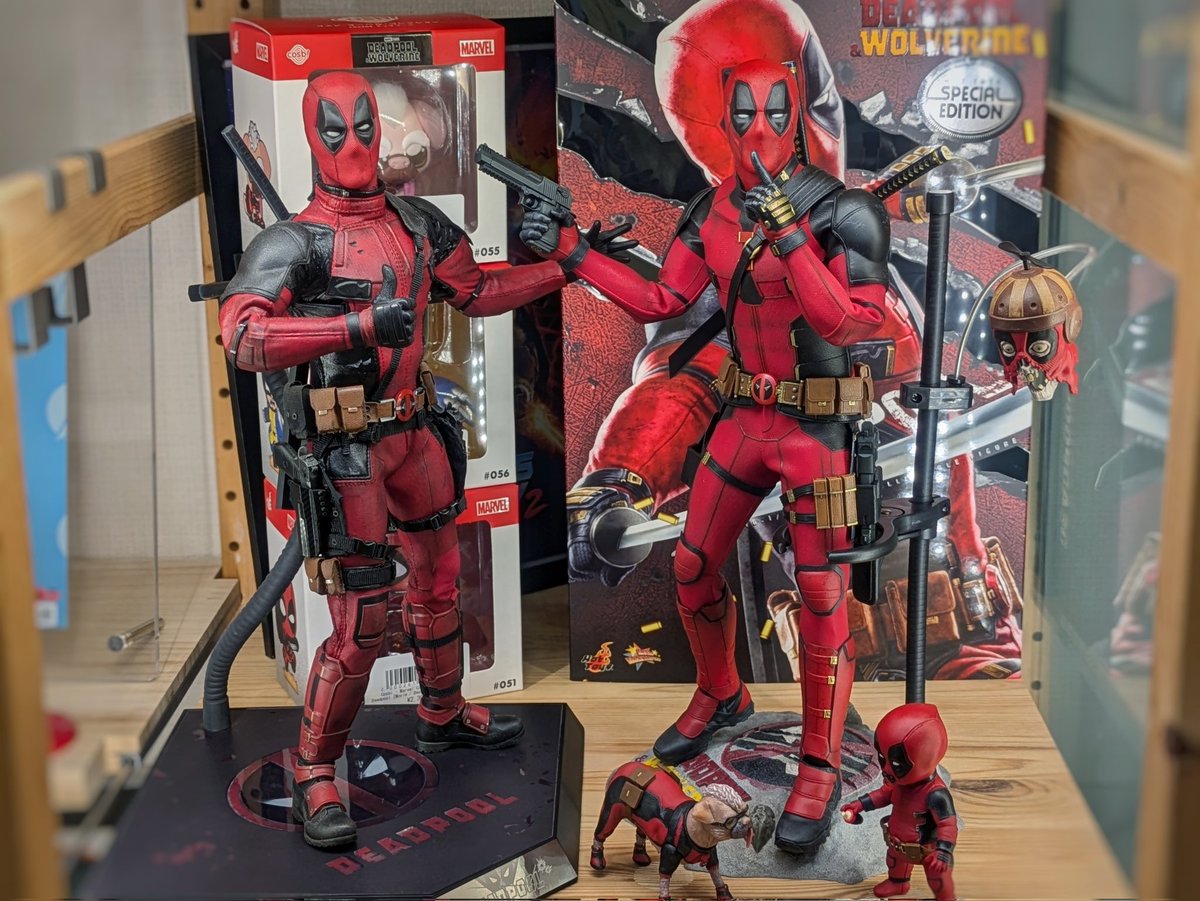 デップー最高。 合皮の劣化を諸に経験しているので、ガラスケースを